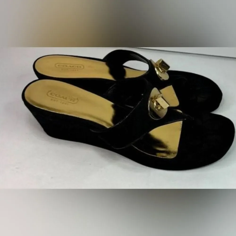 Coach Vintage Noble Designer black signature Turnlock thong wedge Heel sandals 8